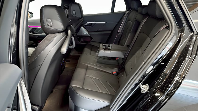 Bild 5 av BMW 550e xDrive Touring M Sport Pro H&K Pano Head-up Comfort Pack