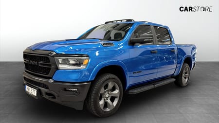 RAM 1500 Crew Cab BIGHORN 5.7 V8 HEMI 4x4 395hk DRAG // PANO