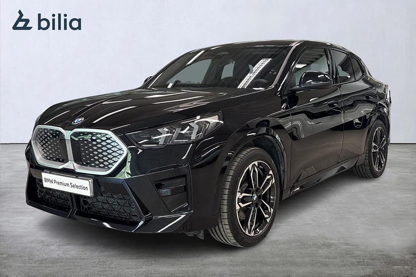 Bild 1 av BMW iX2 xDrive30 xDrive 30 M-Sport | Aktiv farth. | Tonade rutor
