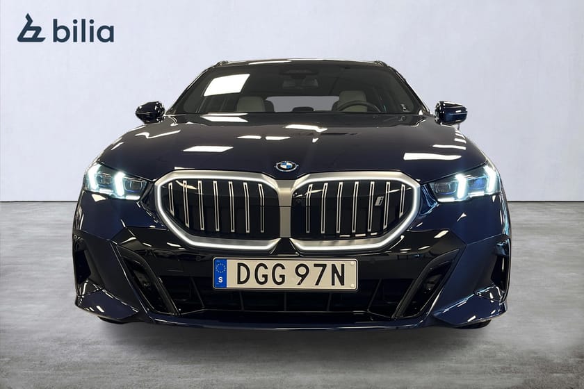 Bild 5 av BMW i5 eDrive40 Touring |M Sport|B&W|Drag|Panorama|Kolfiber|SE SPEC