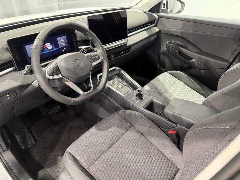 Bild 5 av Volkswagen T-Roc 1.5 Life / Drag / Kamera / CarPlay