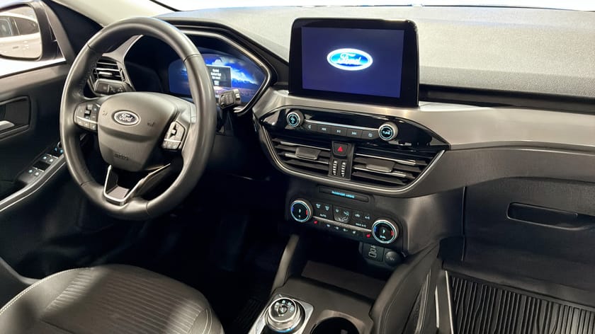 Bild 4 av Ford Kuga Plug-In Hybrid Titanium PHEV 225hk Automat