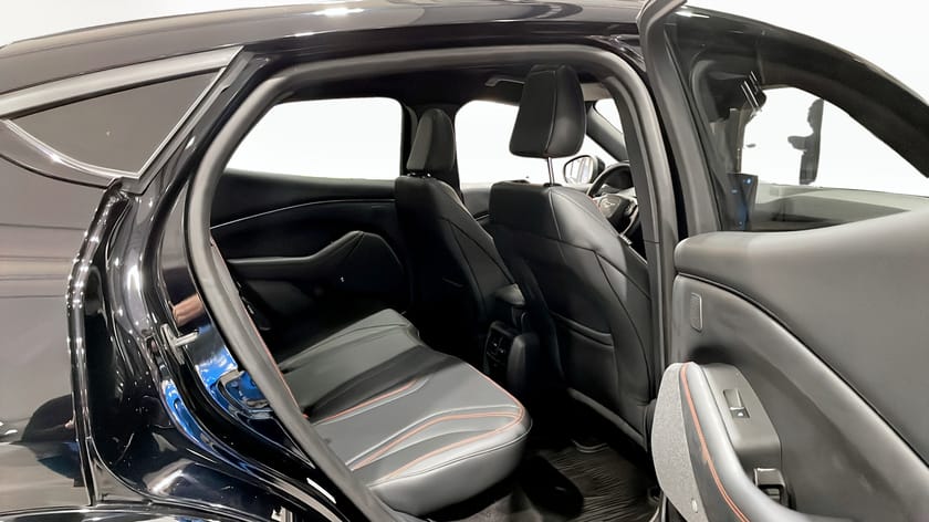 Bild 5 av Ford Mustang Mach-E Long Range AWD Teknikpaket + 351HK | Dragkrok | B&O ljud