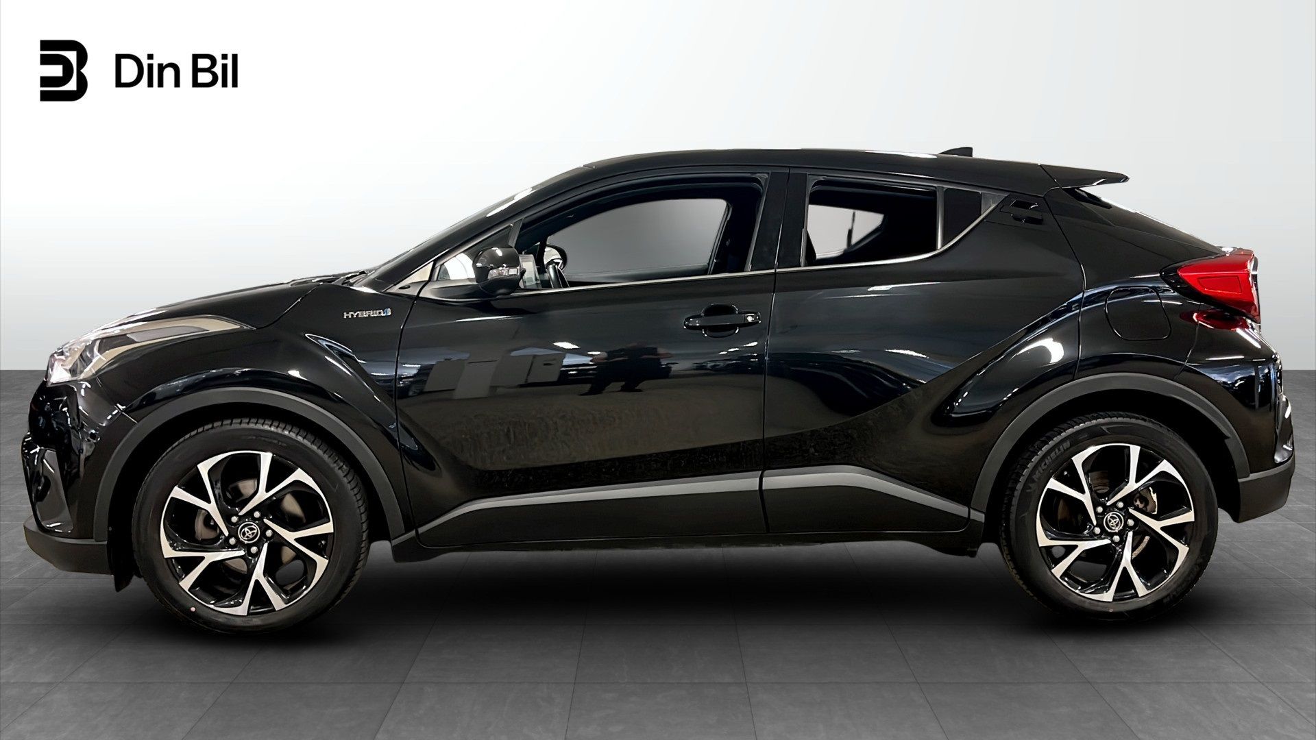 Toyota C-HR Hybrid 2019, bild 2/10
