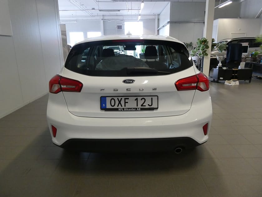 Bild 5 av Ford Focus 1.0 Titanium V-Däck ingår-Carplay-AdaptivFH-Keyless