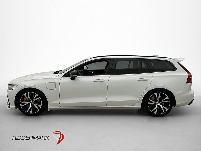Bild 4 av Volvo V60 T8 Twin Engine AWD R Design Drag Pano Orrefors