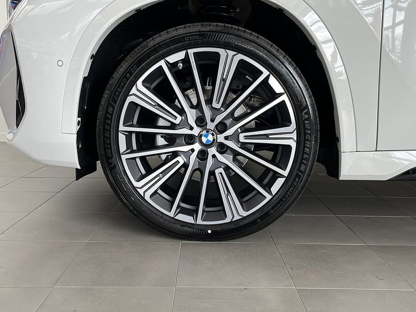 Bild 4 av BMW iX1 eDrive20 M Sport Rattvärme Drag Adpt Farth Sportstolar