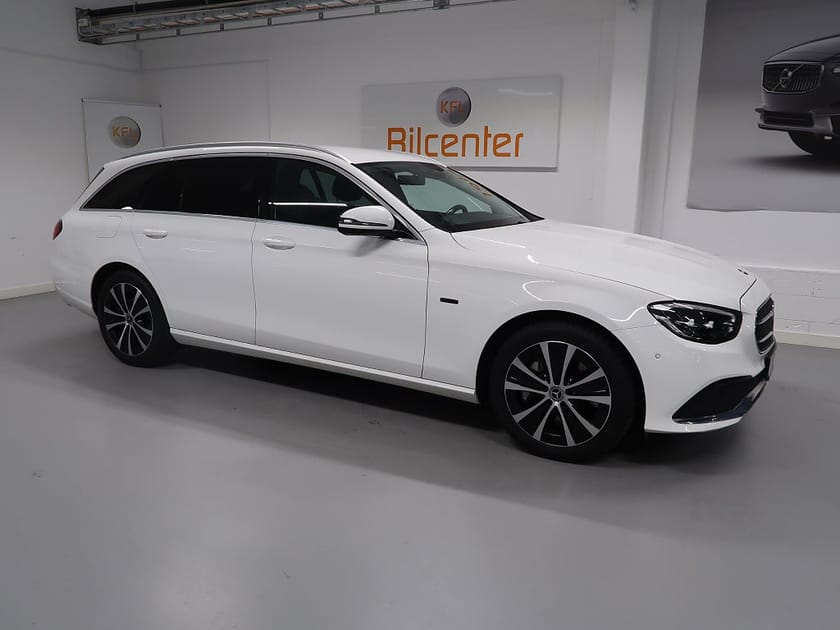 Bild 4 av Mercedes-Benz E 300 T de EQ Power V-Däck ingår Drag-Kamera-Navi-Adaptiv