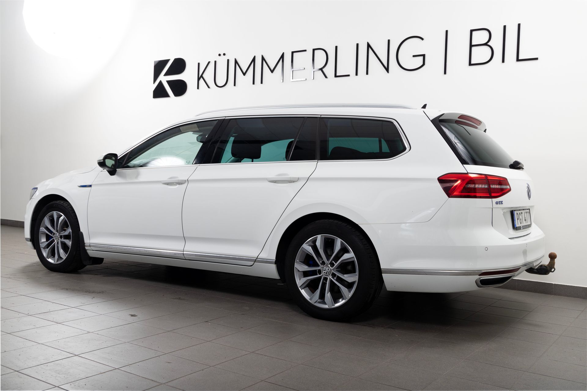 Volkswagen Passat GTE 1.4 TSI Cockpit 2017, photo 6/10