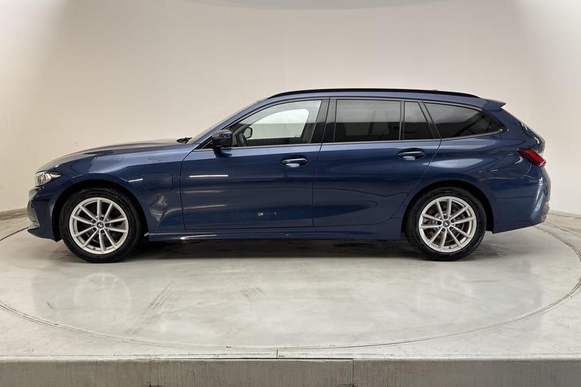 Bild 2 av BMW 330e xDrive Touring
