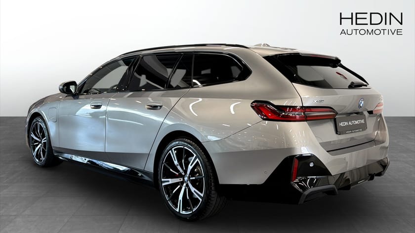 Bild 2 av BMW 530e xDrive Touring M Sport Drag H/K Backkamera Rattvärme