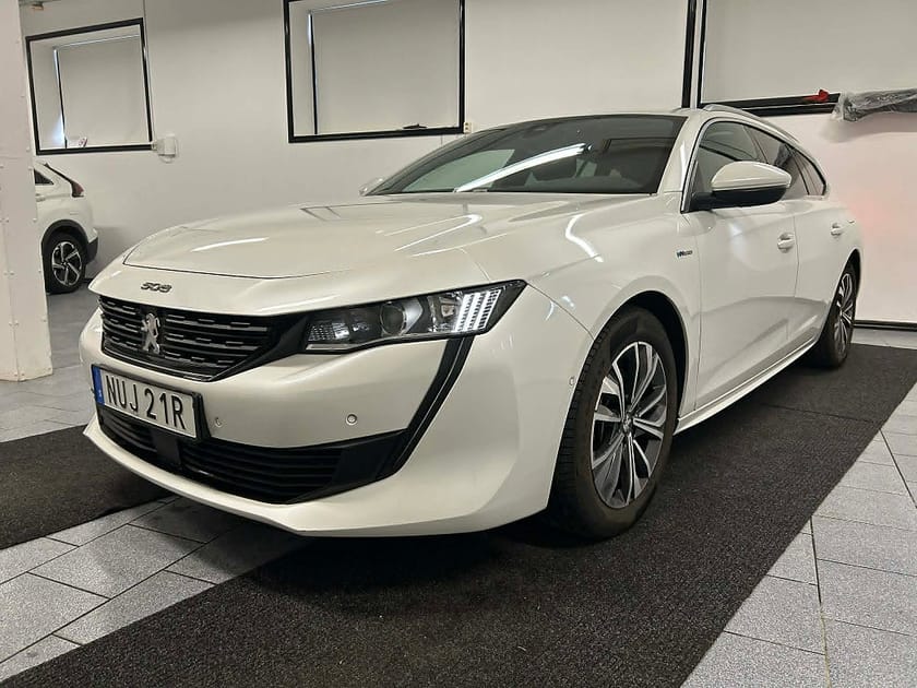Bild 1 av Peugeot 508 SW Hybrid 224 hk EAT Euro 6 Drag NAVI Backkamera