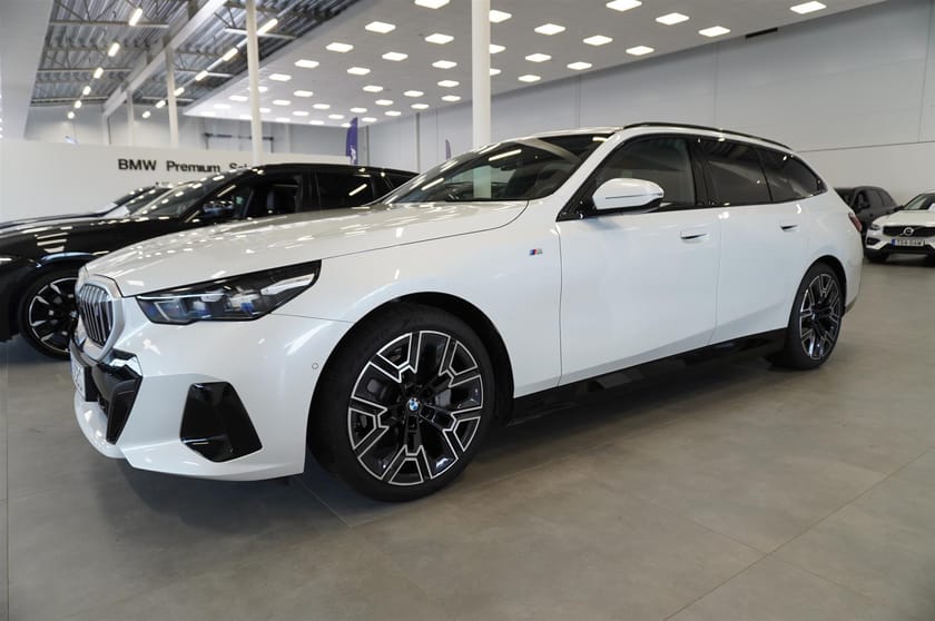 Bild 3 av BMW i5 eDrive40 Touring M-Sport Business Edt H K DAP Innovation Drag