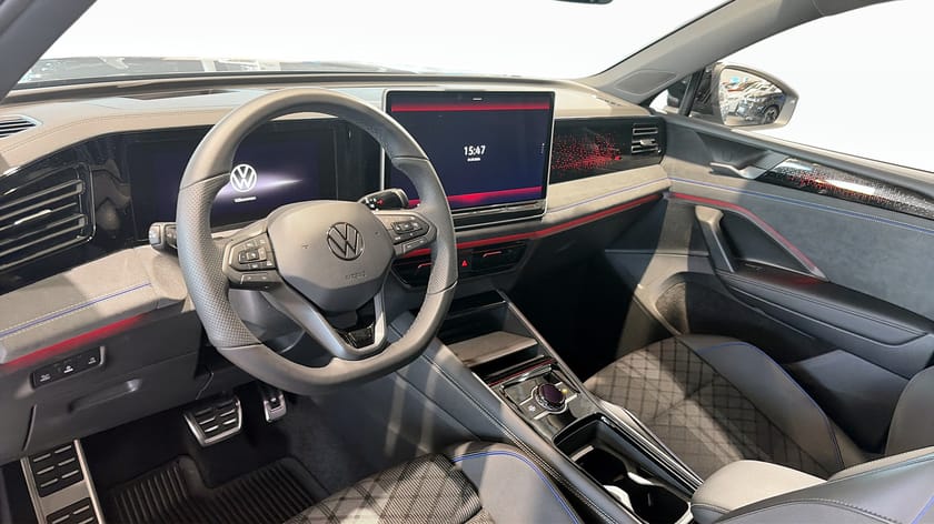 Bild 2 av Volkswagen Tiguan eHybrid R-LINE 1.5 130 KW (272 hk) |Drag |360-kame