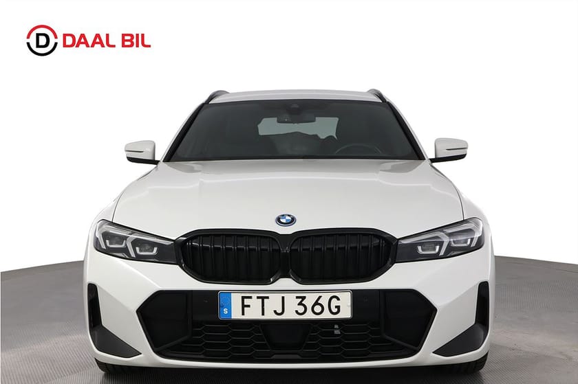 Bild 2 av BMW 330e xDrive Touring 292HK M-SPORT DRAG COCKPIT NAVI HIFI