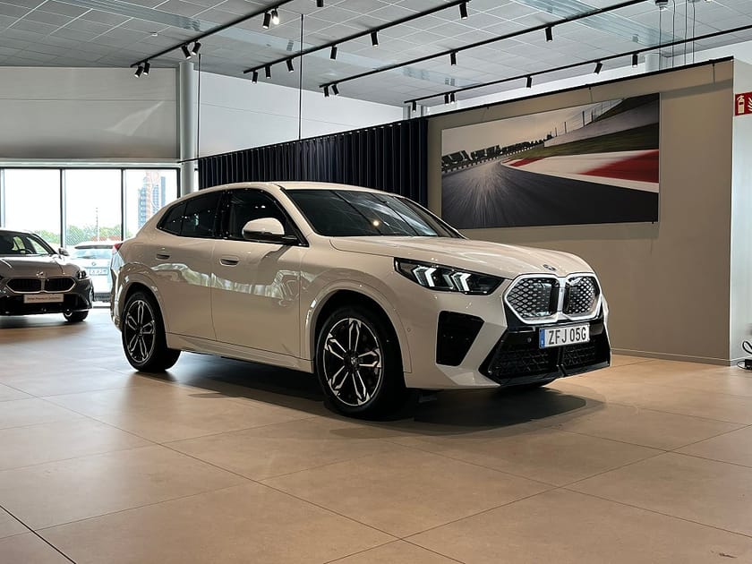 Bild 3 av BMW iX2 xDrive30