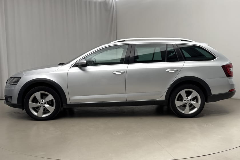 Bild 2 av Škoda Octavia Scout II 2.0 TDI 4X4 (150hk)