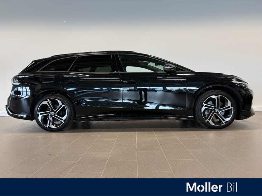 Bilde 2 av Volkswagen ID.7 GTX Tourer