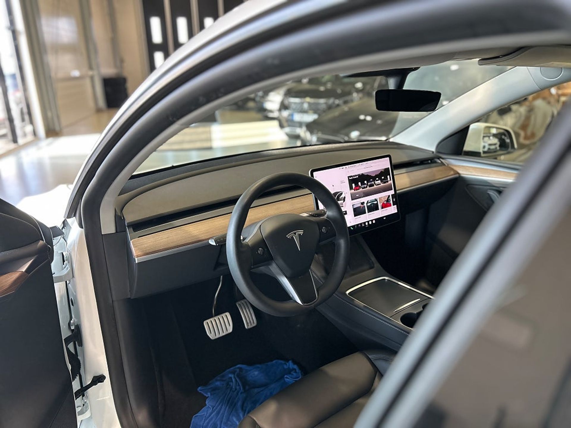 Tesla Model Y 2023, bild 7/10