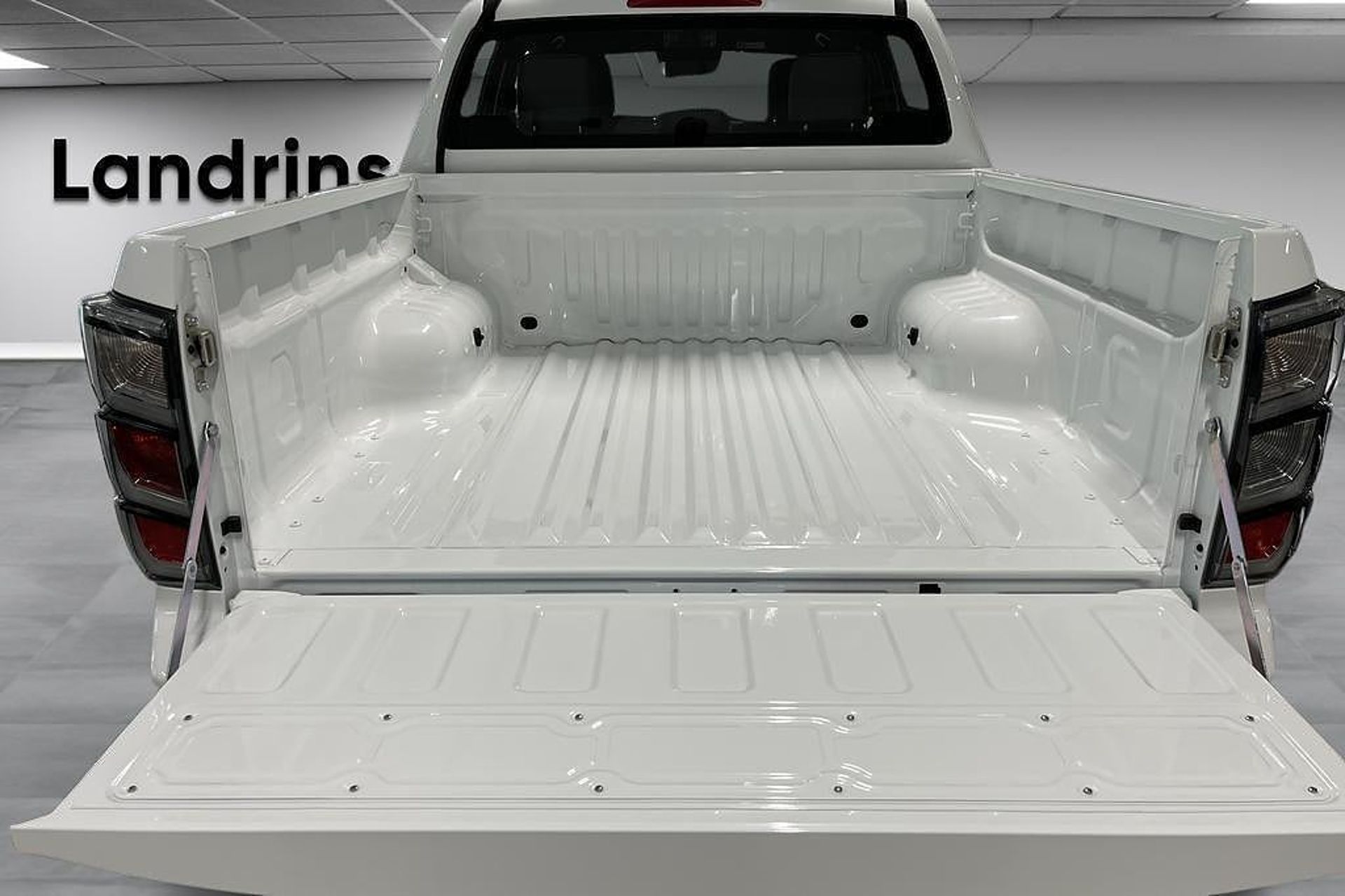 Isuzu D-max EV Crew Cab 2026, bild 7/14