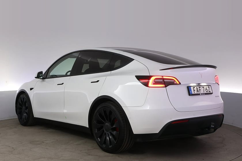 Bild 4 av Tesla Model Y Performance Autopilot Panorama Drag
