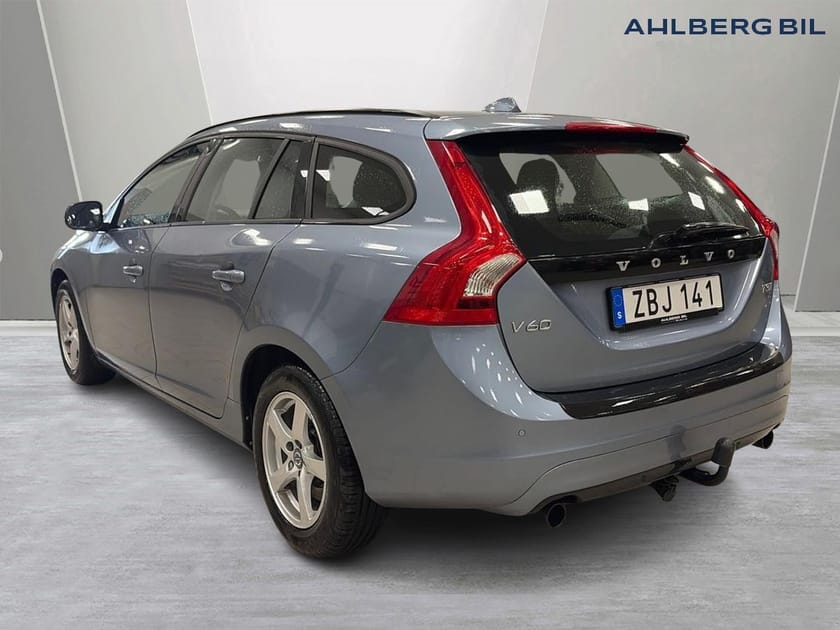 Bild 3 av Volvo V60 T3 aut Classic Edition, Dragkrok, Rattvärme, VolvoOnCall, Navi, Parkeringssensor