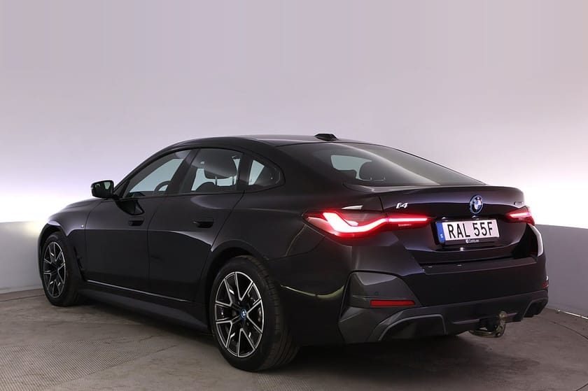 Bild 5 av BMW i4 eDrive40 Gran Coupé M-Sport Drag Kamera DAP BLIS