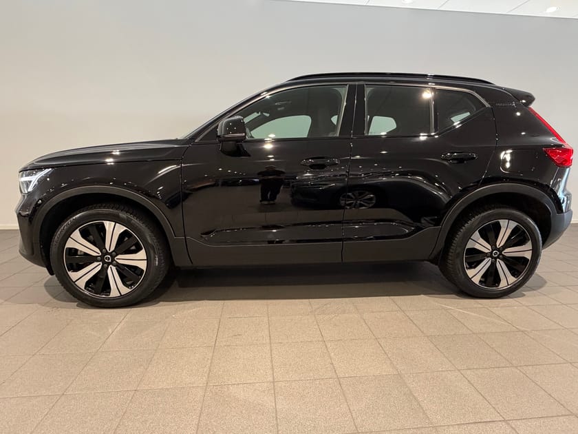 Bild 3 av Volvo XC40 Recharge Core / 10 000kr tillbehör / Dragkrok / Navigation / Adaptiv farthållare / Backkamera / Sensorer /