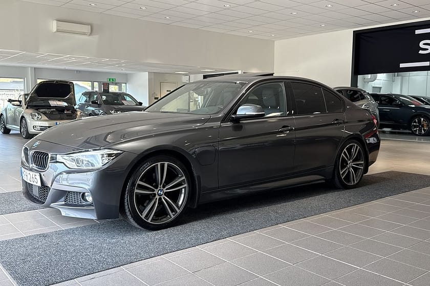 Bild 3 av BMW 330e Sedan 252hk/M Sport/Lounge Pack/Navi/H&K/Taklucka