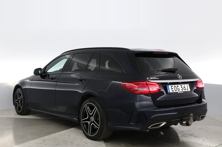 Bild 4 av Mercedes-Benz C 300 T e AMG Kamera Navi Cockpit Värmare Drag