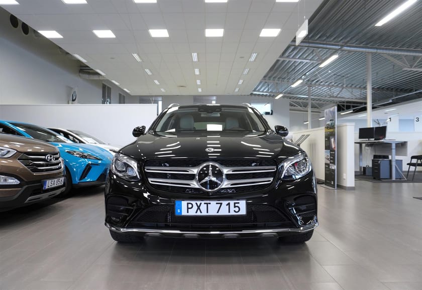 Bild 2 av Mercedes-Benz GLC 250 d 4MATIC AMG Pano Bowers Värmare Drag