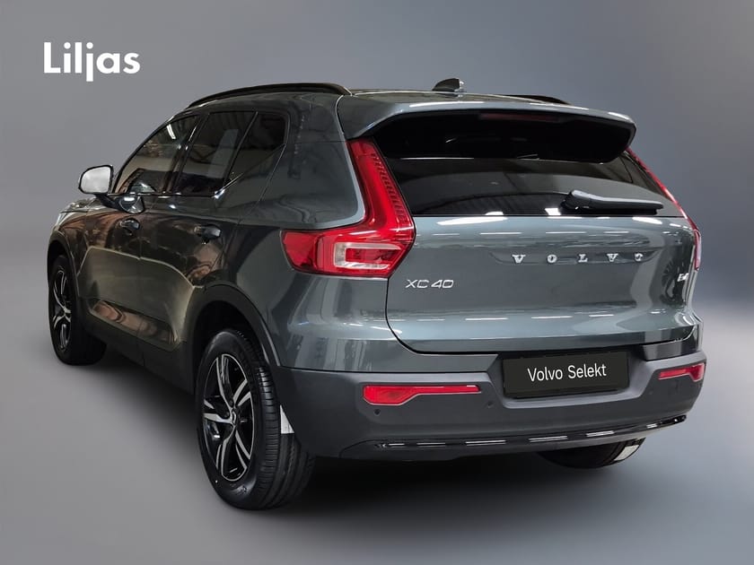 Bild 4 av Volvo XC40 B4 FWD Bensin Plus Dark//Adaptiv Farthållare//