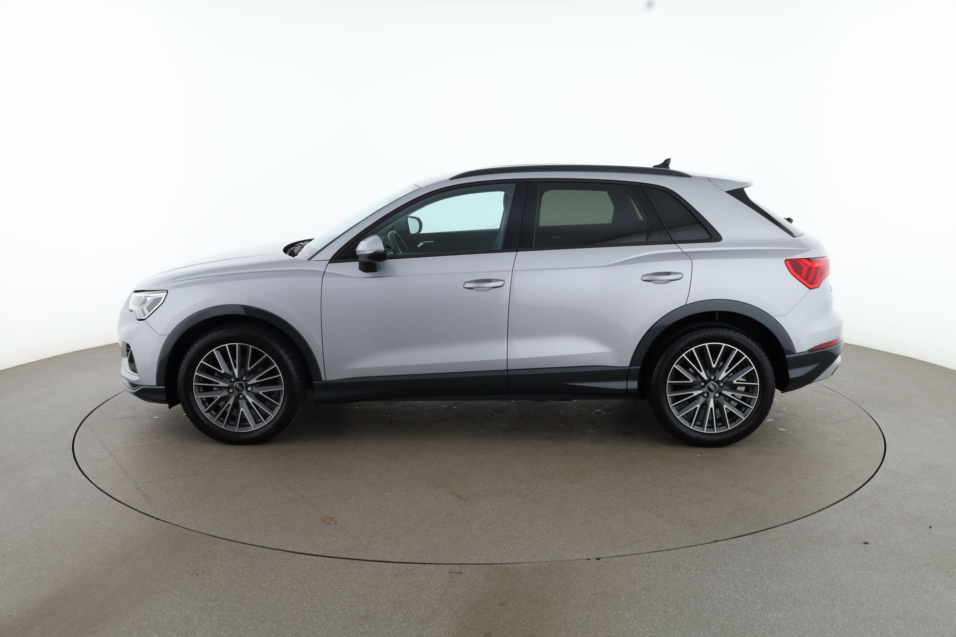 Audi Q3 35 TFSI Advanced 2024, bild 2/10