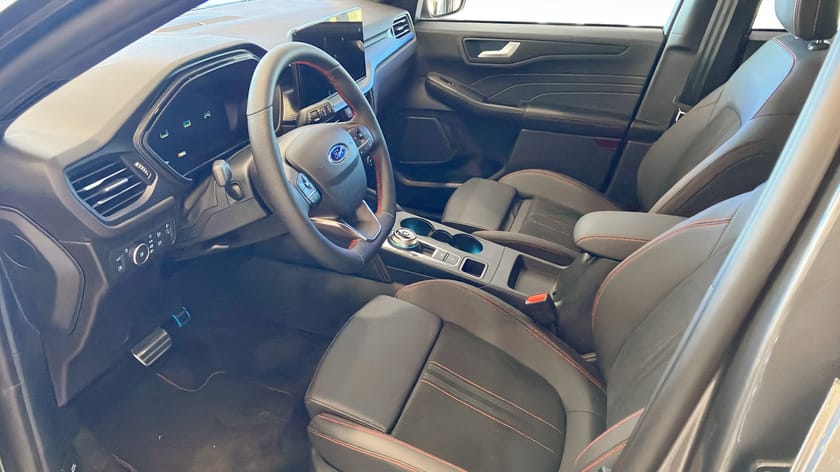 Bild 3 av Ford Kuga Plug-In Hybrid ST-LINE X 2.5 FWD 243HK,Drag