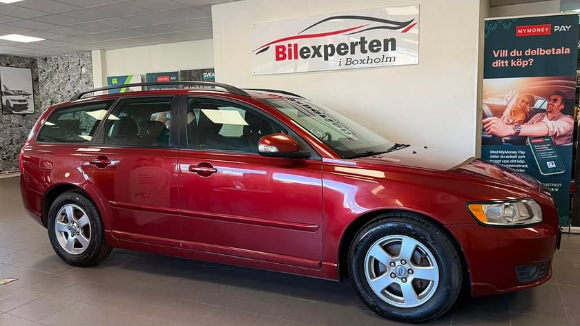 Bild 2 av Volvo V50 1.8 Flexifuel Momentum Euro 4|Dragkrok|3,45%Ränta