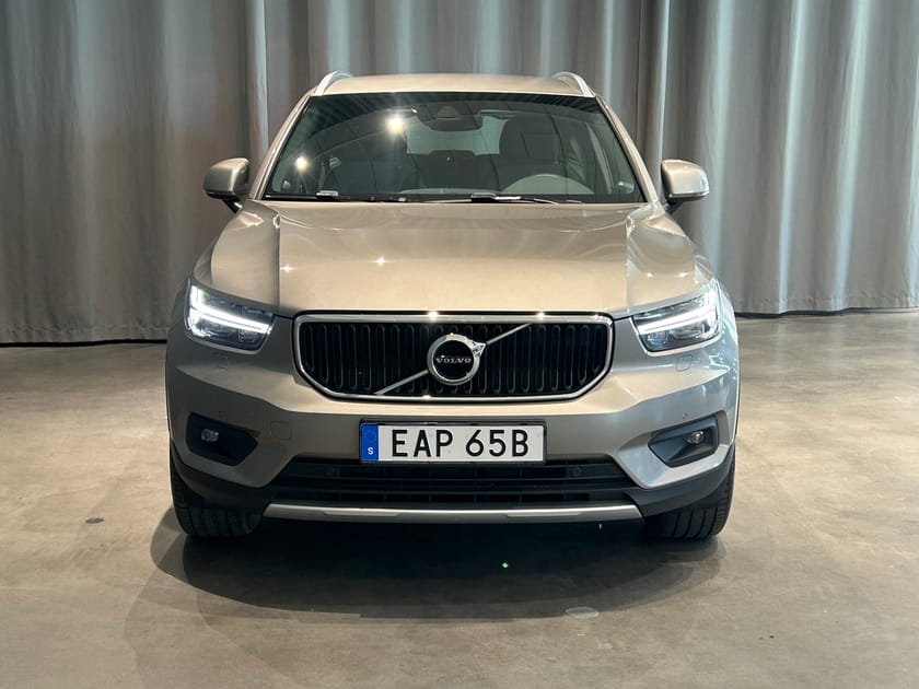 Bild 4 av Volvo XC40 B4 FWD Bensin Mom Adv Navi Pro Edt *DRAG/V-HJUL*