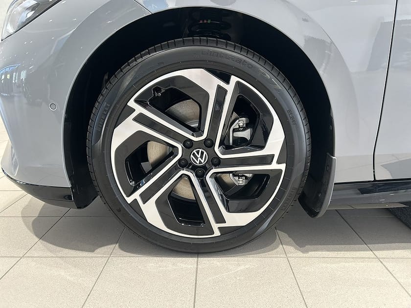 Bild 4 av Volkswagen ID.7 GTX Tourer 86 kWh 340hk Panorama|Drag|HuD
