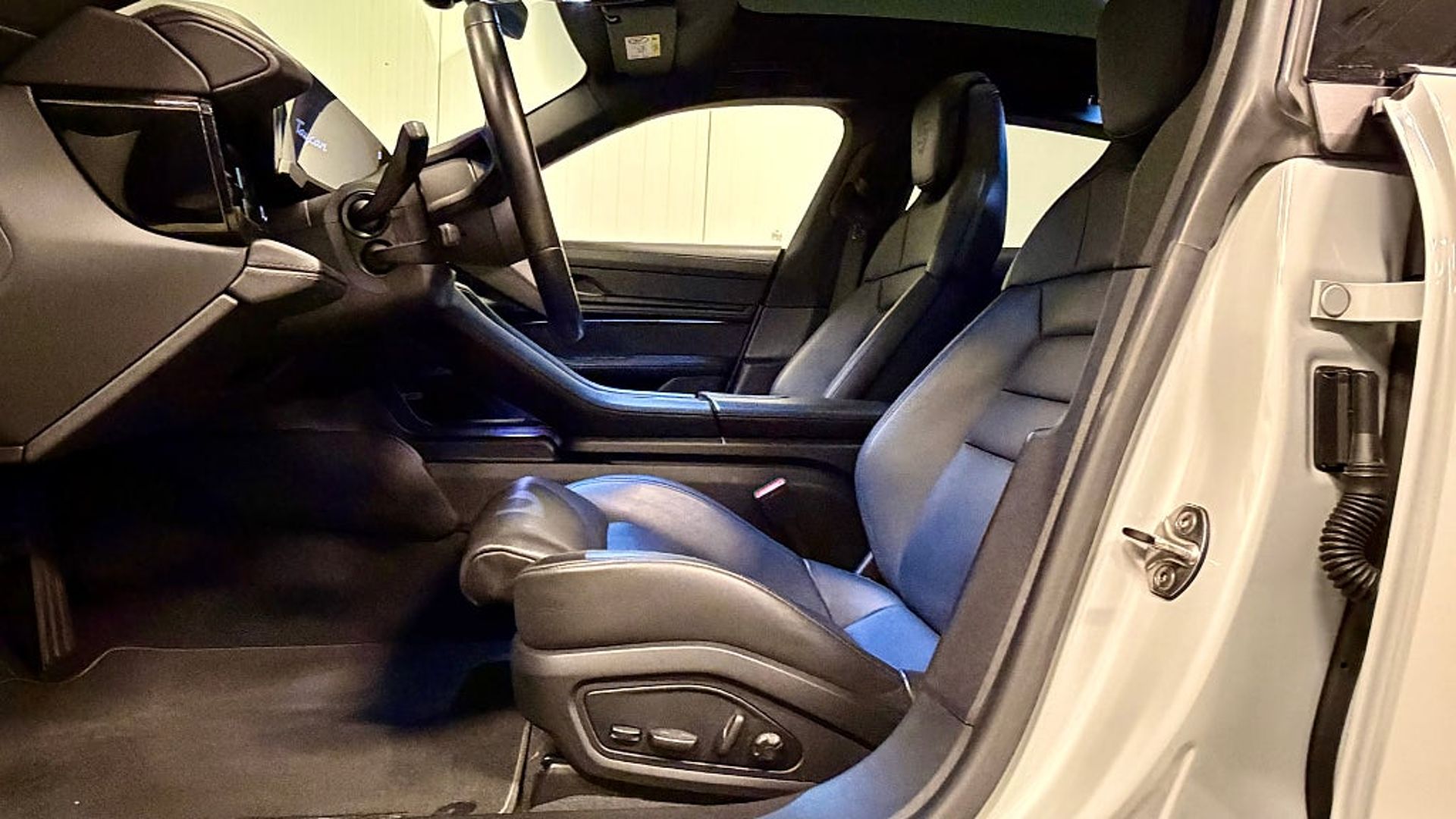 Porsche Taycan 2022, bild 7/11