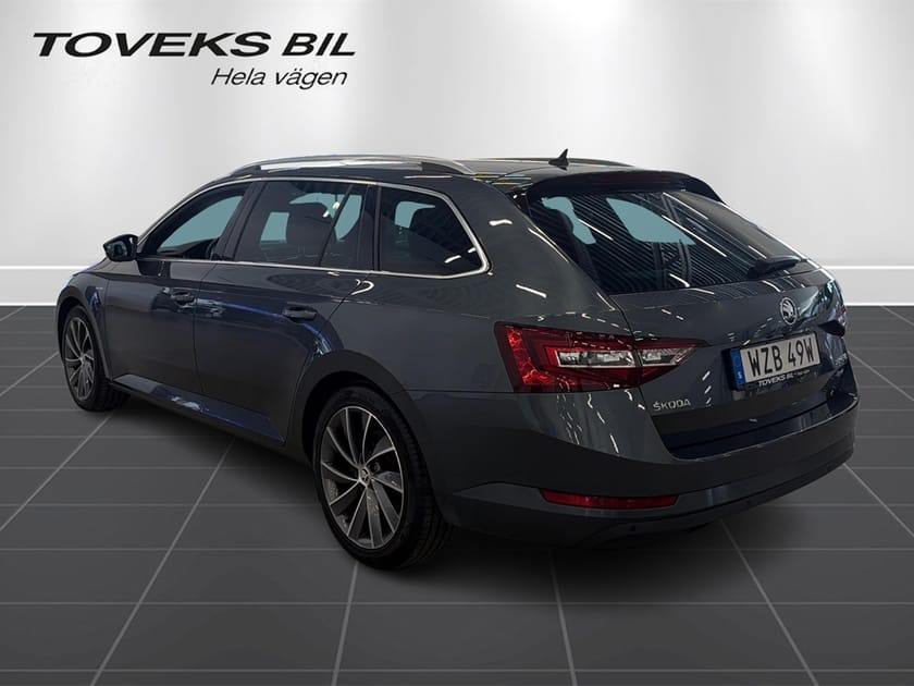 Bild 2 av Škoda Superb Kombi L&K 2,0 TDI 190 DSG 4X4 GRTL&K