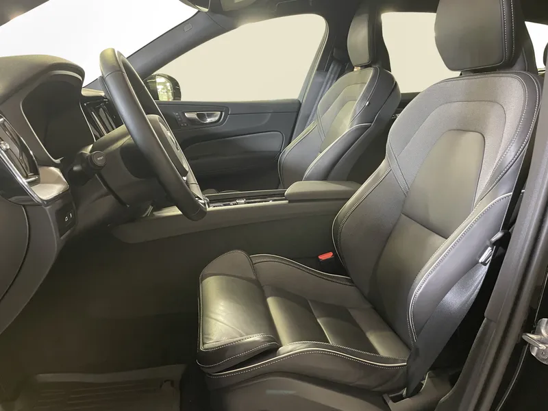 Bild 12 av 17 – Volvo XC60 T6 Plus Black Nordic Edition Plus Nordic Edition