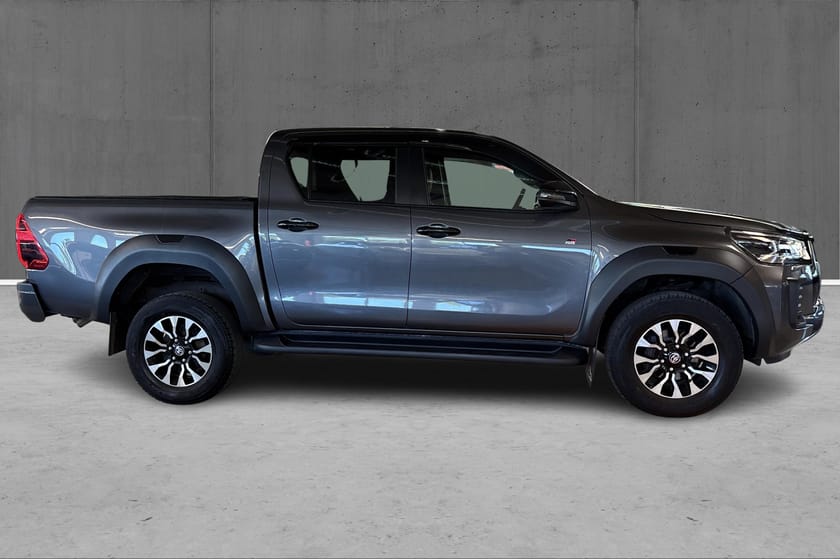 Bilde 4 av Toyota Hilux Dobbelcab D-cab 2.8 204HK 4WD Aut. GR Sport