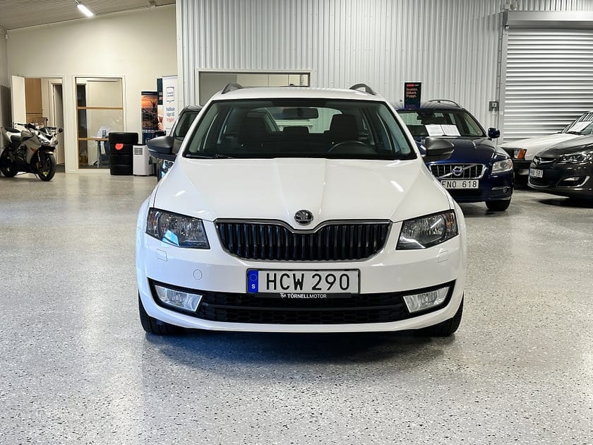 Bild 2 av Škoda Octavia Kombi Skoda 1.6 TDI Euro 6 Nybesiktigad Nyservad Kamrem bytt