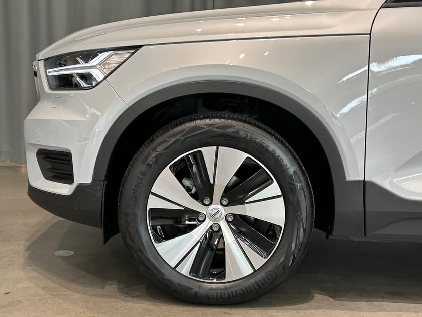 Bild 5 av Volvo XC40 T3 FWD aut Momentum *Värmare/V-HJUL*