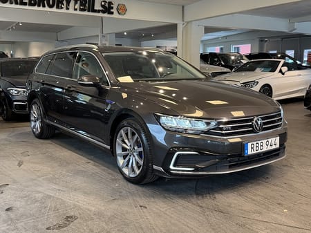 Volkswagen Passat Sportscombi GTE 1.4 Plug in Drag Värmare Cockpit Moms