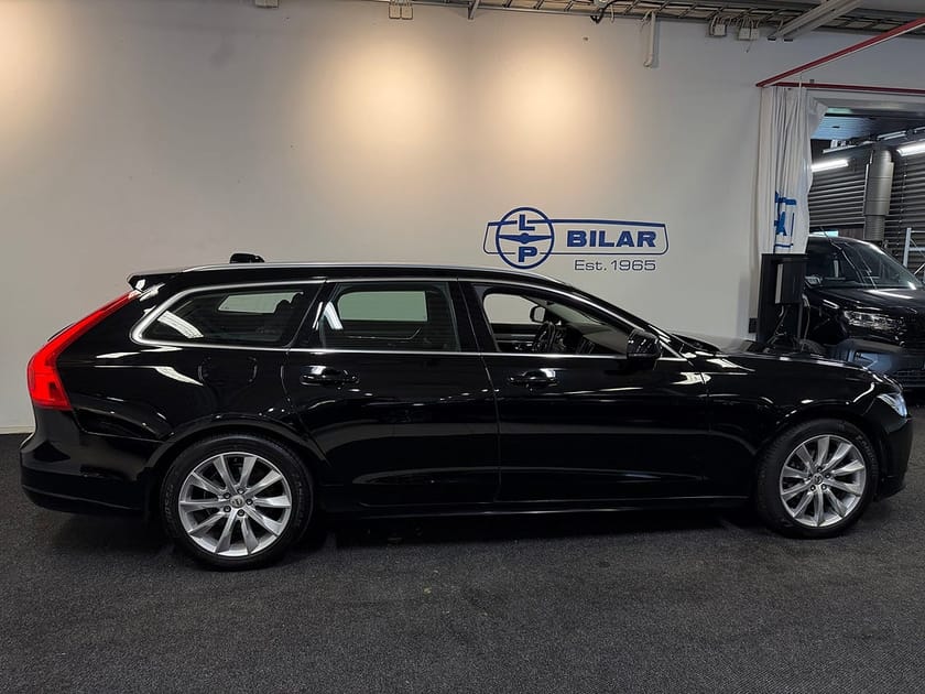 Bild 2 av Volvo V90 D3 AWD Momentum | PILOT/ VOC/ Rattvärme/ 2ägare/ Vhjul