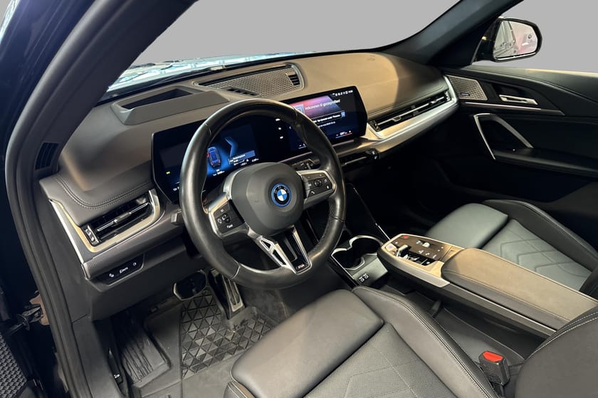 Bilde 5 av BMW iX1 xDrive30 Fully Charged, H/K, ComfAcc, Adp-Cruise, HUD