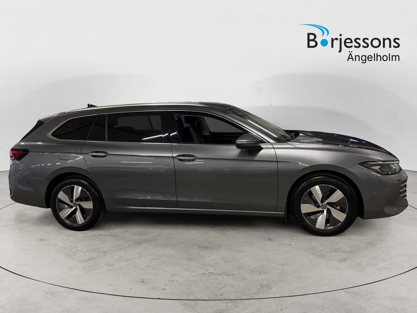 Bild 2 av Volkswagen Passat Sportscombi 1.5 eTSI 150 HK DSG Drag Värm