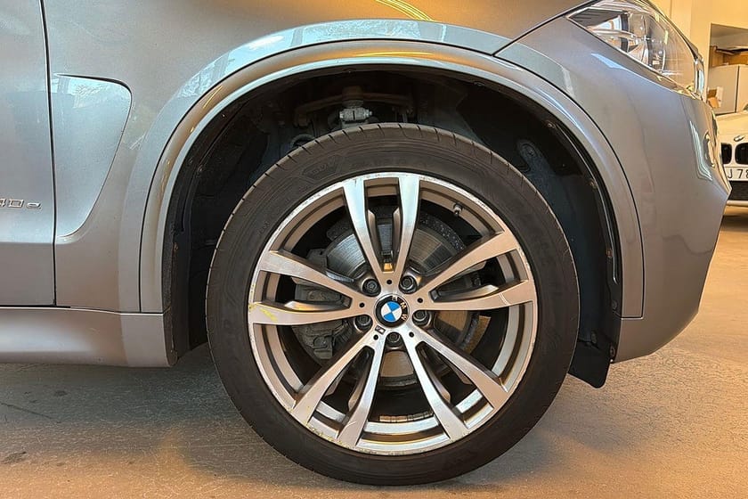 Bild 4 av BMW X5 xDrive40e M Sport B-kam Pano H&K Individual Hud