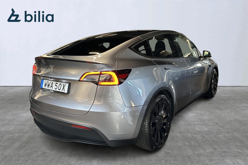 Bild 4 av Tesla Model Y Performance AWD Panorama 1 brukare Moms
