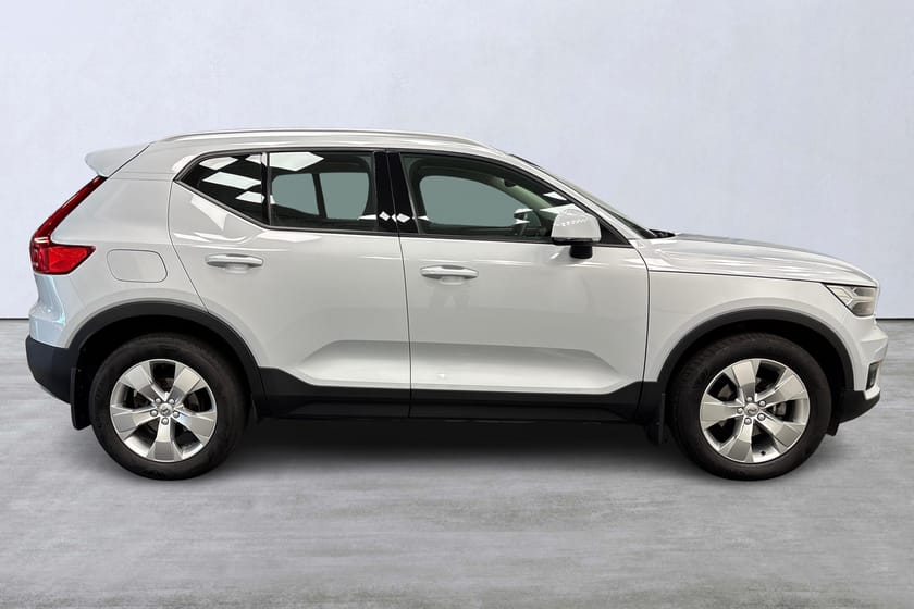 Bild 3 av Volvo XC40 T3 FWD aut Momentum Advanced Edt